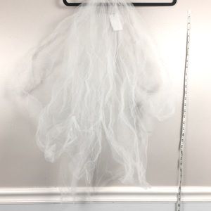 White Nordstrom veil elbow length NWOT - E2